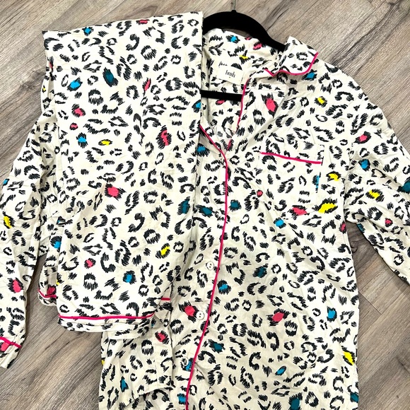 Leopard Print Button up Linen Pajamas - Picture 1 of 2